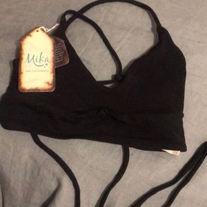 Mika criss cross bra in small